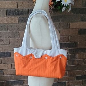 Fabric tote bag with interchangable covers